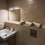 Na Kubinke, Hillside Apartment *