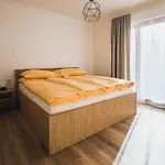 Apartment Na Kubinke, Hillside *