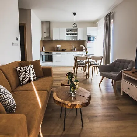 Na Kubinke, Hillside *