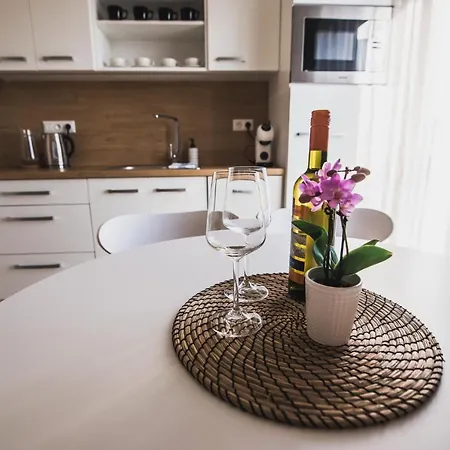 Na Kubinke, Hillside *