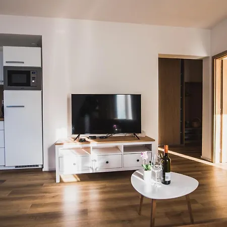 Na Kubínke, Hillside Apartamento