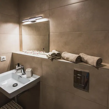 Na Kubinke, Hillside Apartman *