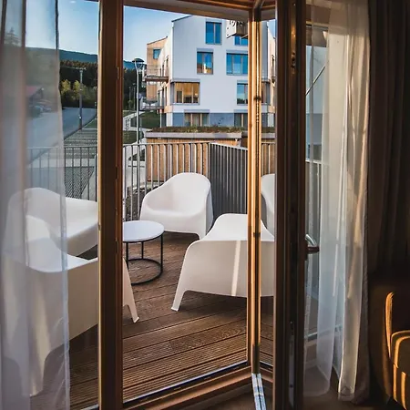 Na Kubinke, Hillside *