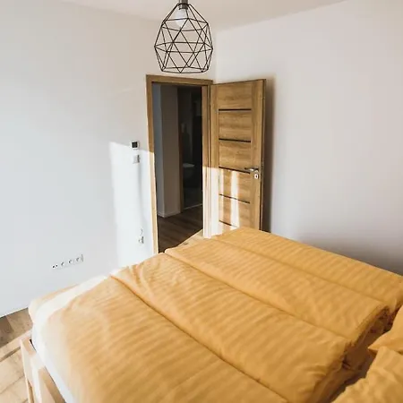 Na Kubinke, Hillside