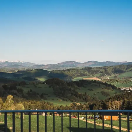 Na Kubinke, Hillside 아파트