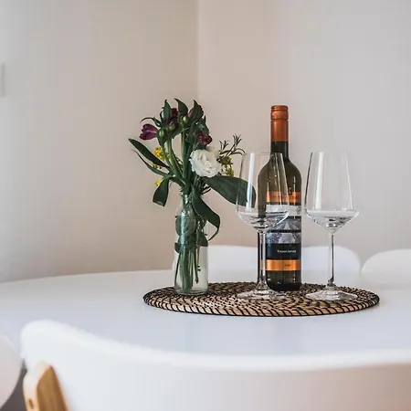 Na Kubinke, Hillside