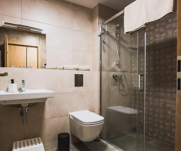 Na Kubinke, Hillside Apartment