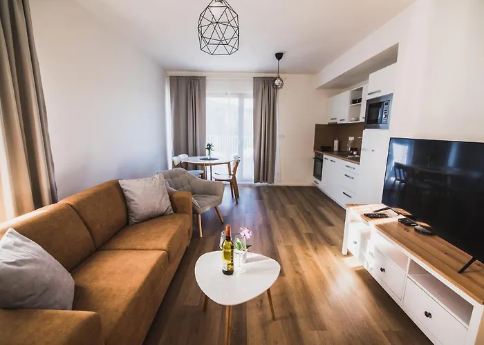 Na Kubinke, Hillside Apartment *