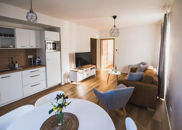 Apartment Na Kubinke, Hillside *