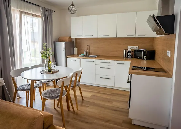 Na Kubinke, Hillside Apartment